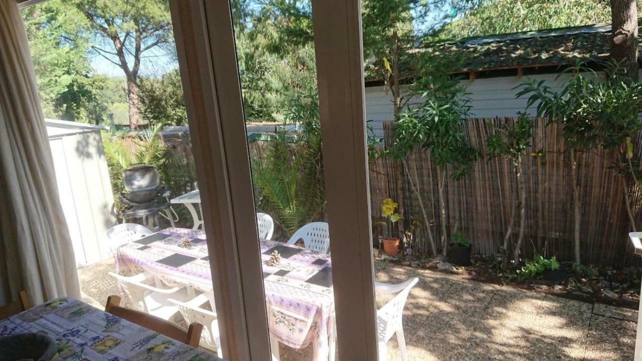 Mobile Home In Frejus, South Of France Eksteriør billede